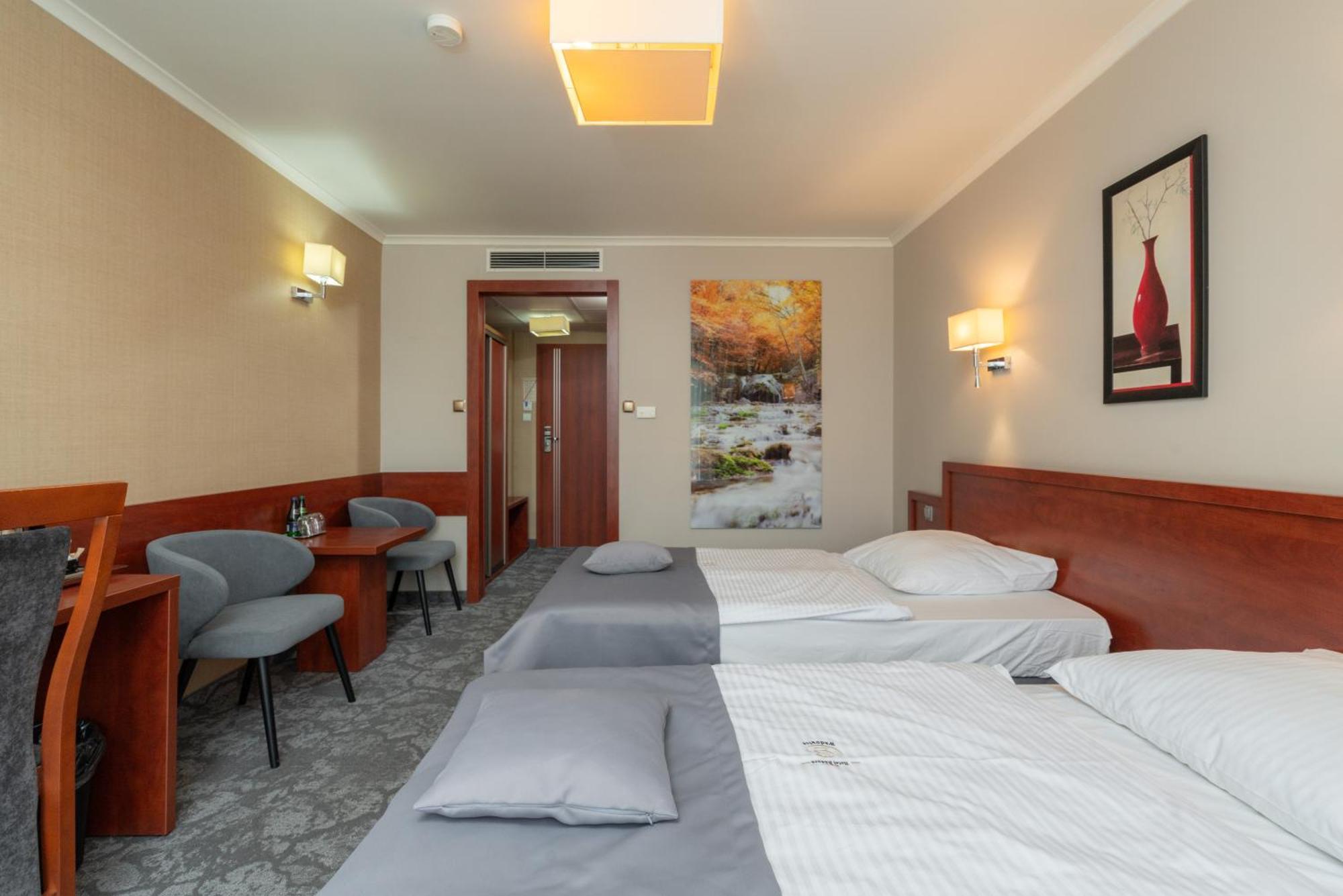 Hotell Badura 3*